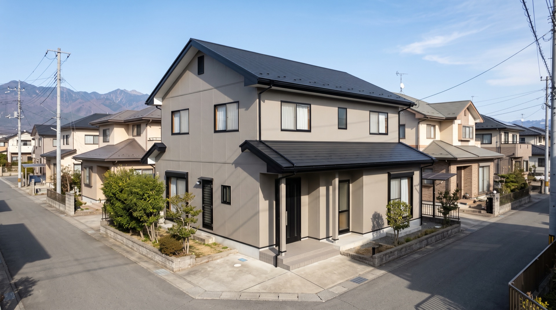塗り替えを終えた長野市の住宅